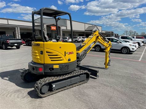 New Holland CE E30C Mini Excavator » Coastal Tractor, California